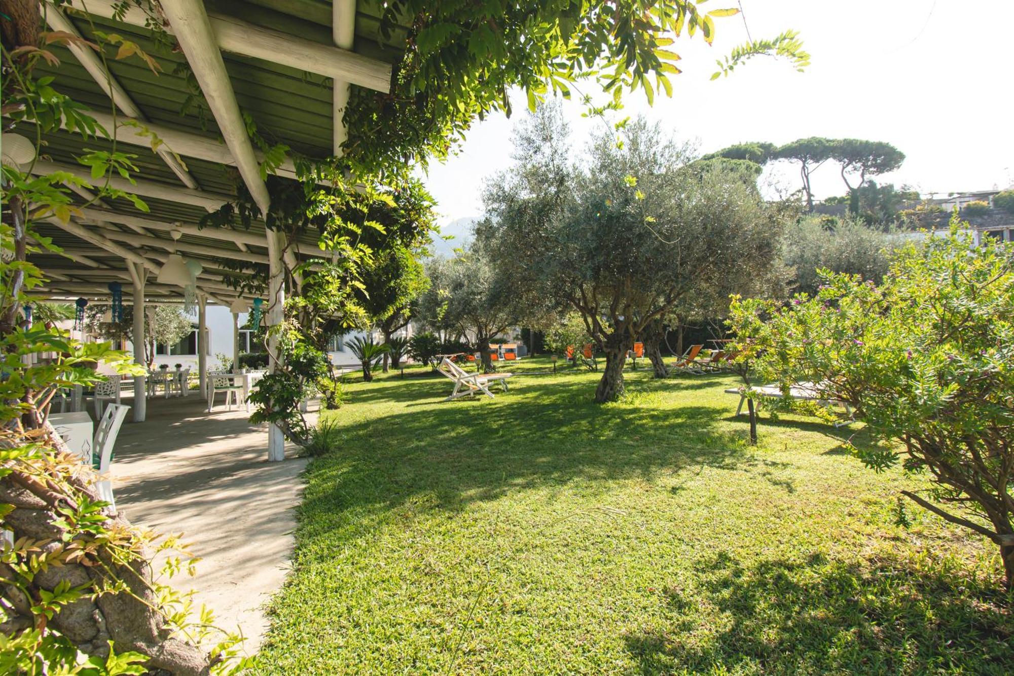 Victoria Park Resort Ischia Exteriör bild