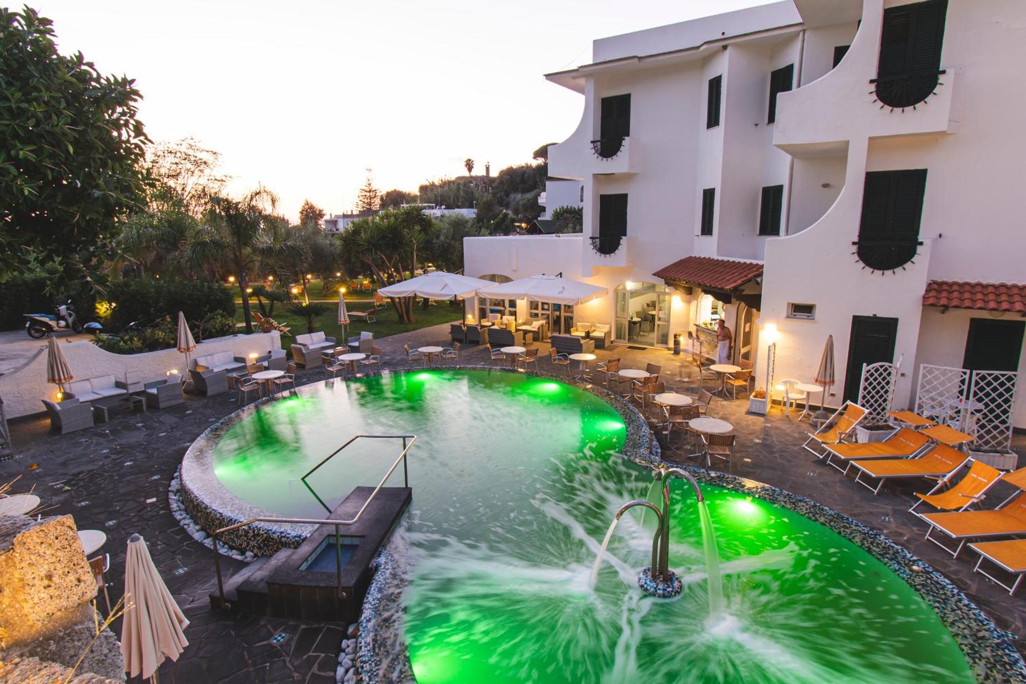 Victoria Park Resort Ischia Exteriör bild