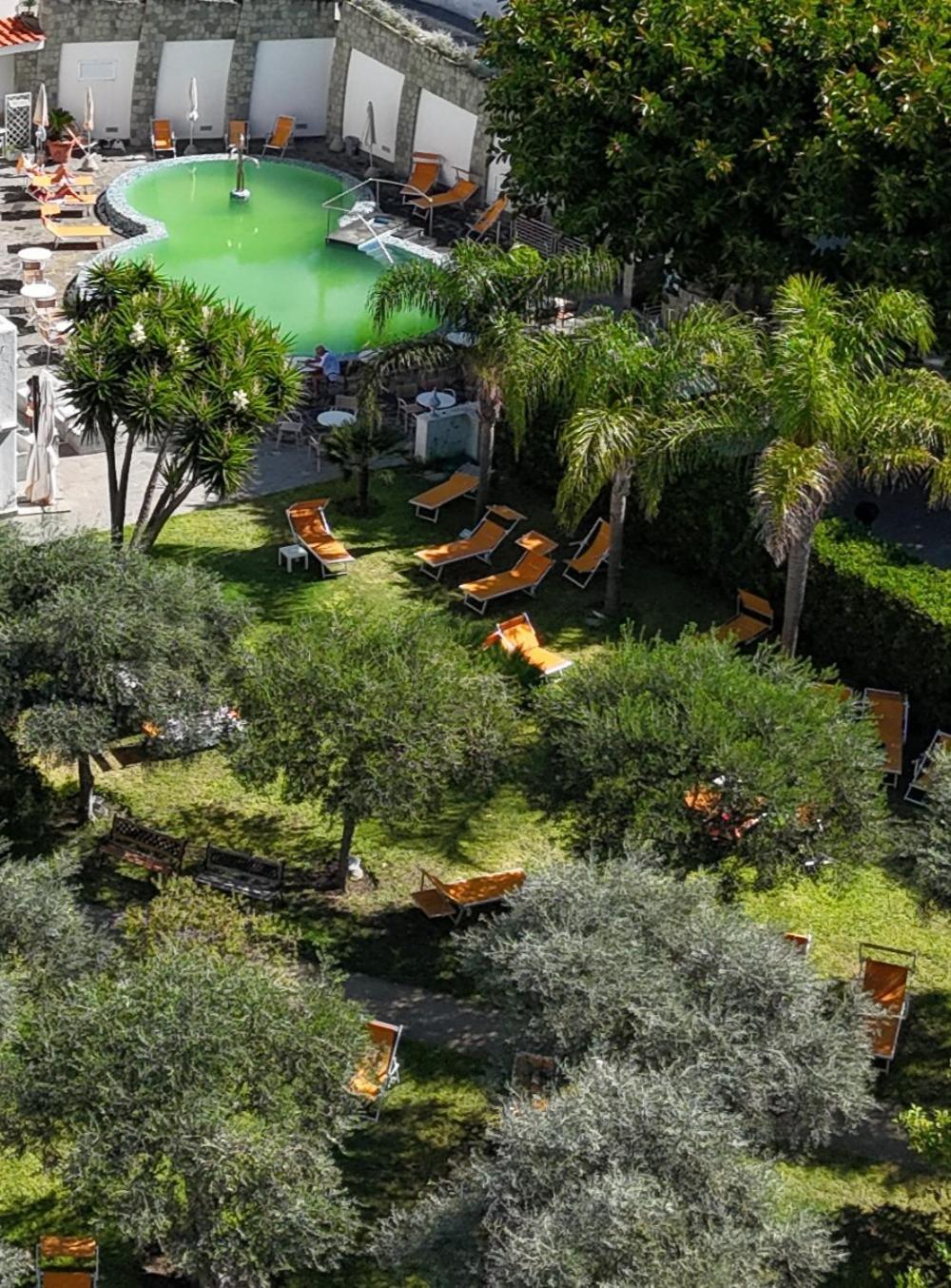 Victoria Park Resort Ischia Exteriör bild